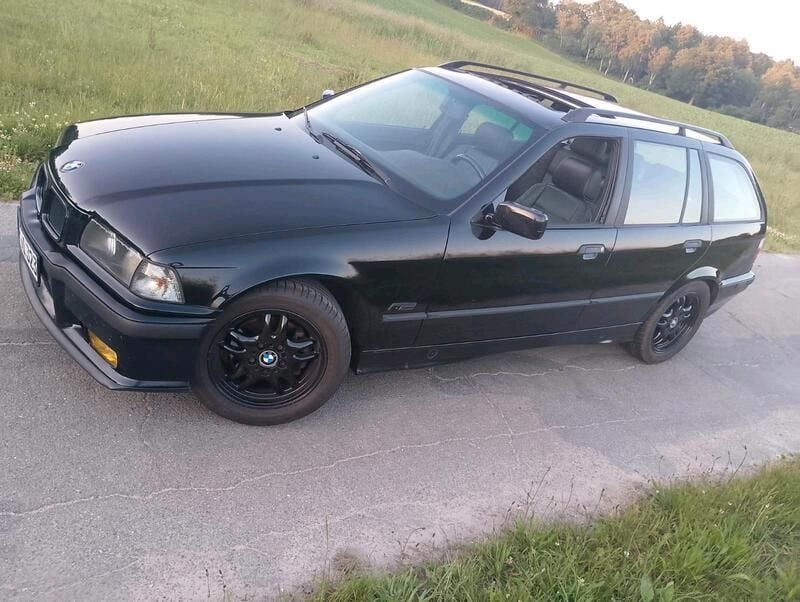 Schwarz Gebraucht 1996 BMW 323 M Sport Kombi | 5.990 € (Fairer Preis) - Bild 1/4