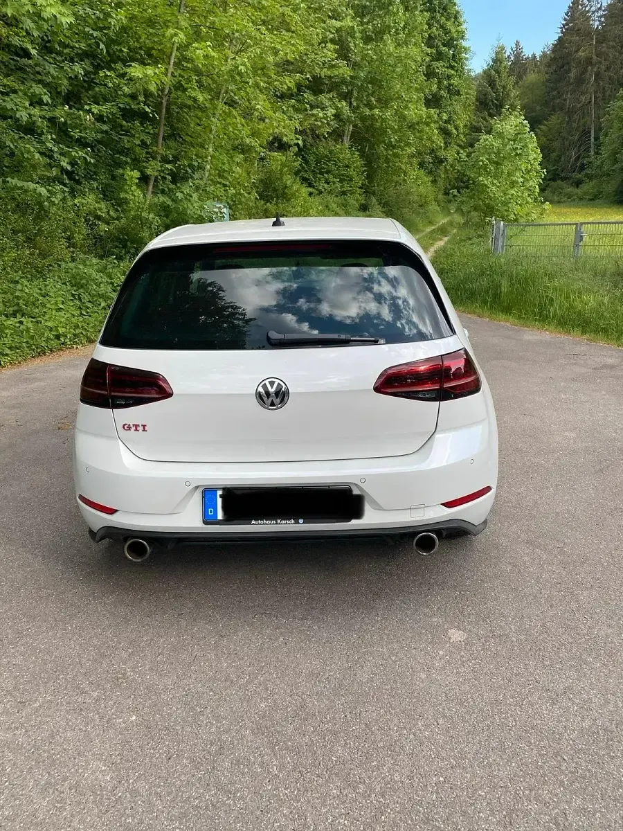 Gebraucht VW Golf VII GTI 245 PS (180 kW) 2019 Weiß Limousine
