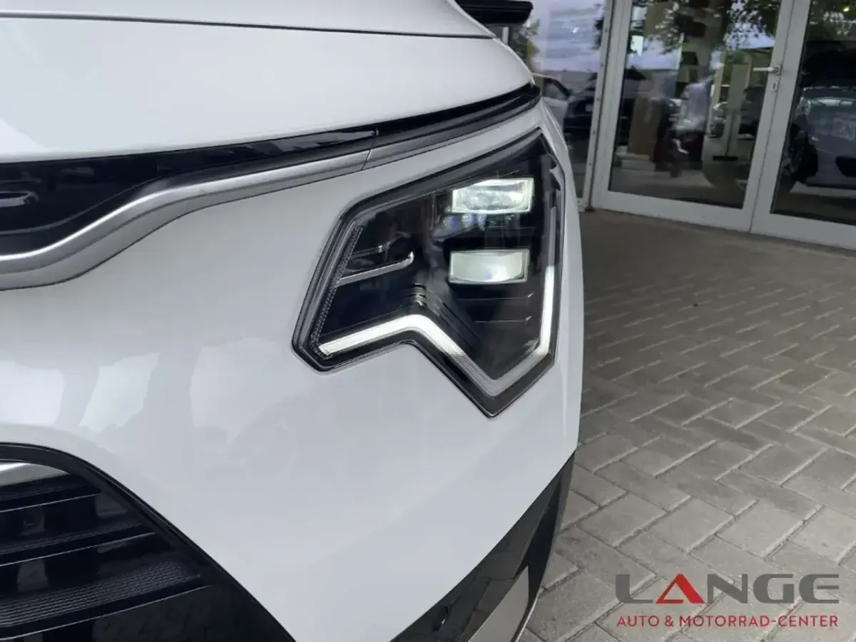Neu Kia Niro Spirit 138 PS (101 kW) 2025 Weiß SUV