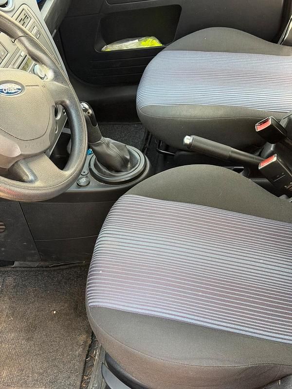 Gebraucht Ford Fusion 90 PS (66 kW) 2008 Rot Kleinwagen