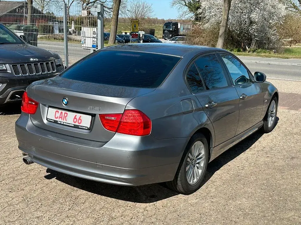 Gebraucht BMW 318 143 PS (105 kW) 2008 Grau Limousine