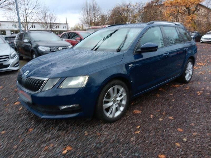 Blau Gebraucht 2018 Skoda Octavia Clever Kombi | 12.990 € (Guter Preis) - Bild 1/4