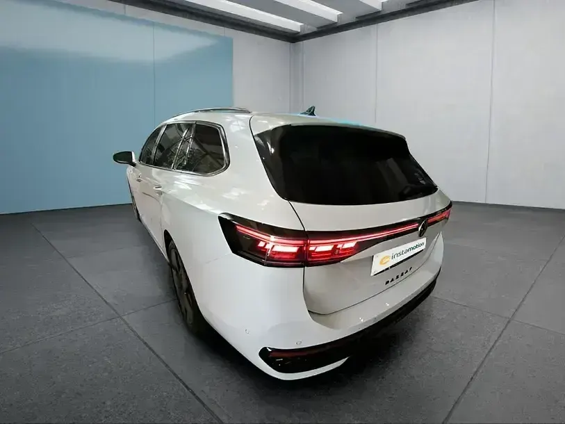 Gebraucht VW Passat 150 PS (110 kW) 2025 Weiß Kombi