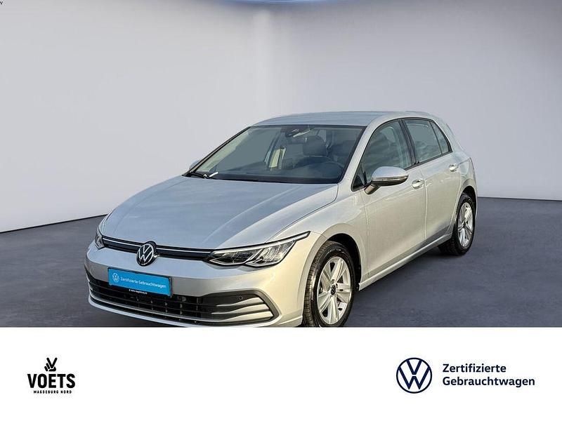 Gebraucht VW Golf VIII Life 131 PS (96 kW) 2022 Silber Limousine