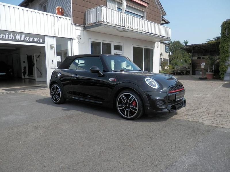 Schwarz Gebraucht 2018 Mini John Cooper Works Cabriolet Cabrio | 25.590 € (Fairer Preis) - Bild 1/4