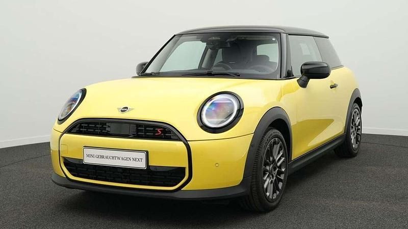 Gelb Gebraucht 2024 Mini Cooper S Classic Kleinwagen | 25.065 € (Guter Preis) - Bild 1/4