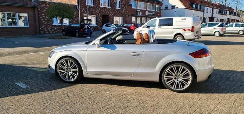 Silber Gebraucht 2008 Audi TT Roadster Cabrio | 13.000 € (Fairer Preis) - Bild 1/4