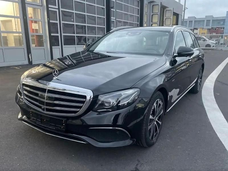 Schwarz Gebraucht 2019 Mercedes E300 Kombi | 37.900 € (Teuer) - Bild 1/4