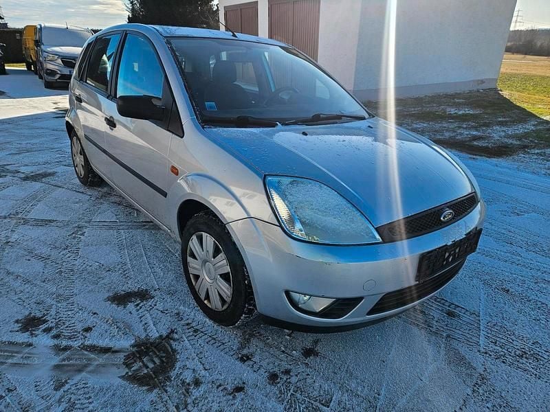 Silber Gebraucht 2003 Ford Fiesta Kleinwagen | 290 € (Superpreis) - Bild 1/4