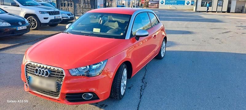 Gebraucht Audi A1 105 PS (77 kW) 2011 Rot Kleinwagen