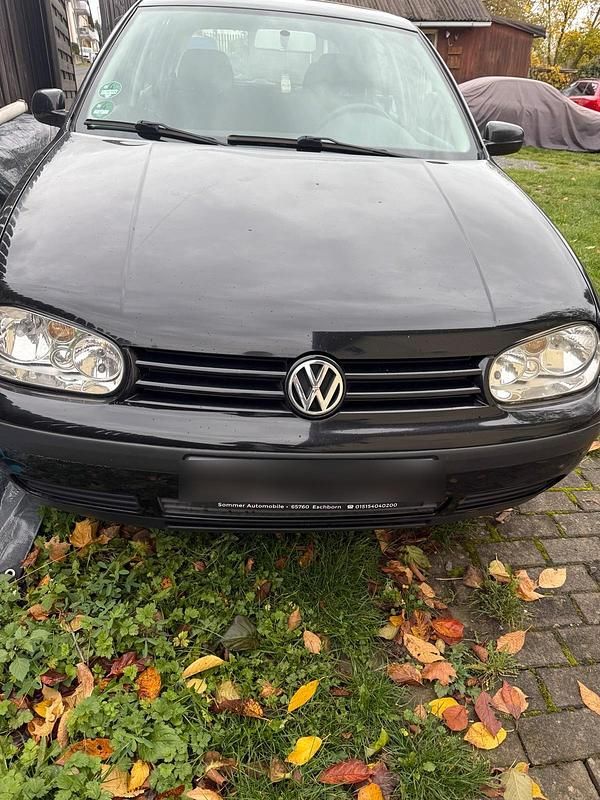 Schwarz Gebraucht 2000 VW Golf IV Kleinwagen | 500 € (Superpreis) - Bild 1/4