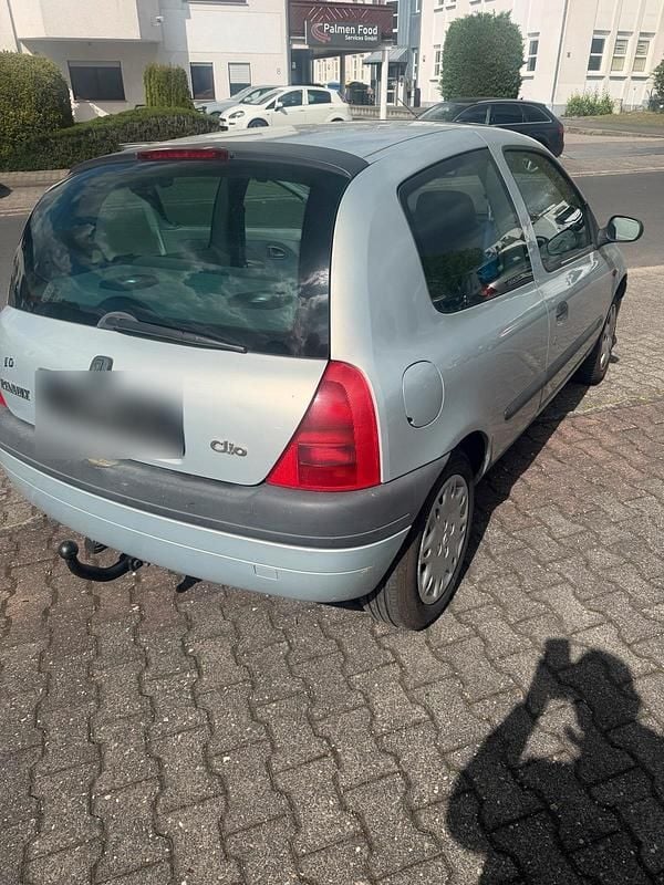 Gebraucht Renault Clio II 59 PS (43 kW) 1999 Silber Limousine