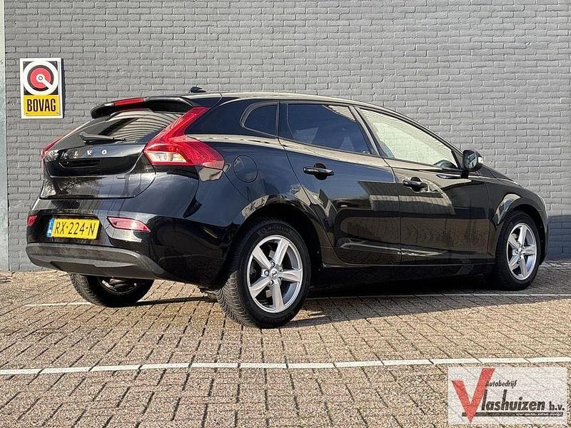 Gebraucht Volvo V40 120 PS (88 kW) 2018 Schwarz Limousine