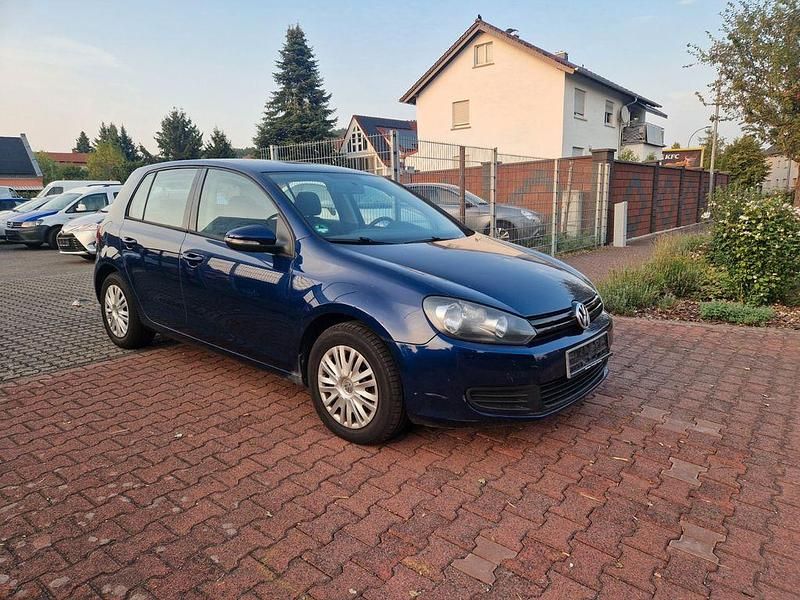 Blau Gebraucht 2009 VW Golf VI Trendline Limousine | 4.499 € (Fairer Preis) - Bild 1/4