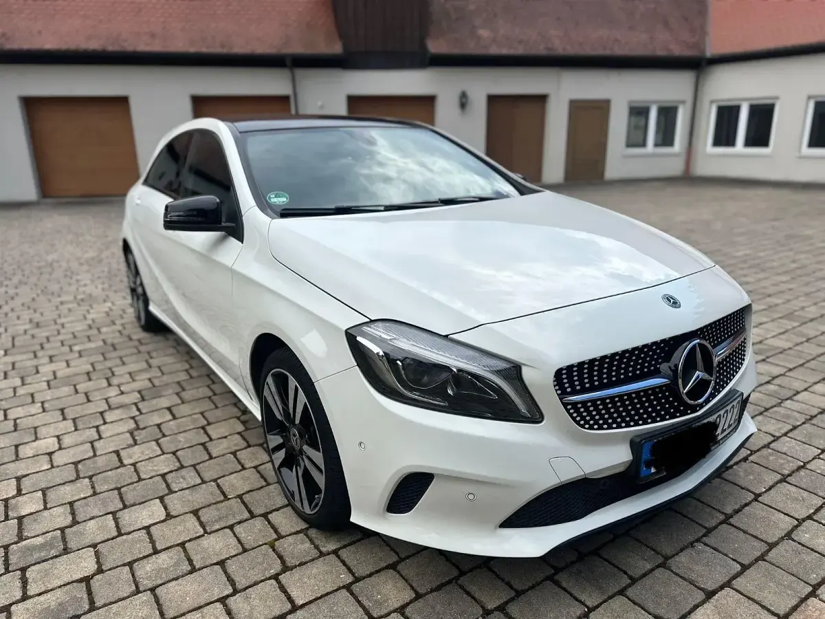 Gebraucht Mercedes A220 177 PS (130 kW) 2018 Weiß Limousine