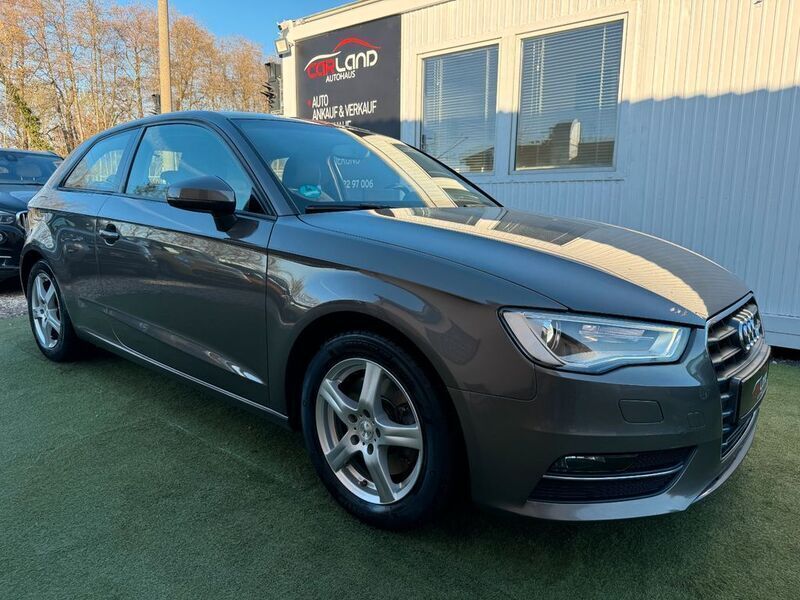 Grau Gebraucht 2013 Audi A3 Ambition Limousine | 8.990 € (Guter Preis) - Bild 1/4