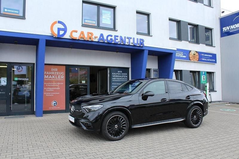 Schwarz Gebraucht 2024 Mercedes GLC300 AMG line Limousine | 69.500 € (Fairer Preis) - Bild 1/4