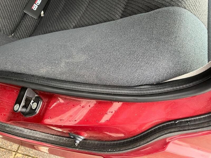 Gebraucht BMW 316 99 PS (72 kW) 1991 Rot Limousine