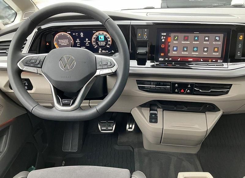 Gebraucht VW Multivan Goal 150 PS (110 kW) 2026 Grau Van