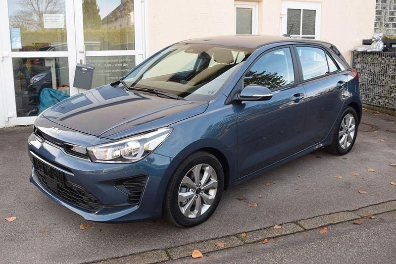 Blau Gebraucht 2023 Kia Rio Vision Limousine | 18.890 € (Fairer Preis) - Bild 1/4