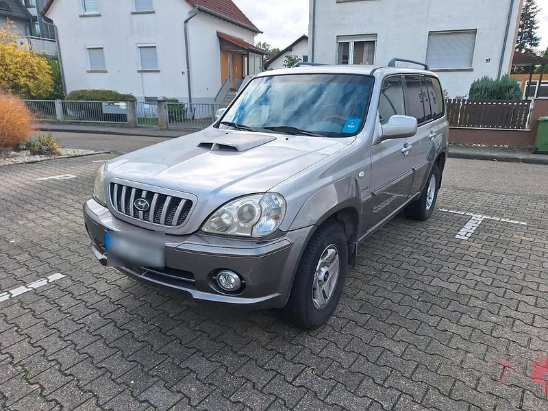 Grau Gebraucht 2004 Hyundai Terracan SUV | 5.555 € (Superpreis) - Bild 1/4