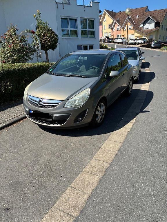 Braun Gebraucht 2011 Opel Corsa Color Edition Limousine | 2.200 € (Guter Preis) - Bild 1/4