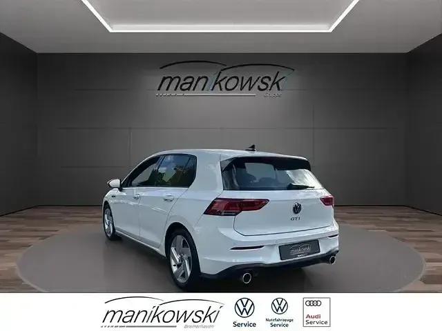Gebraucht VW Golf VIII GTI 180 PS (132 kW) 2024 Weiß Limousine