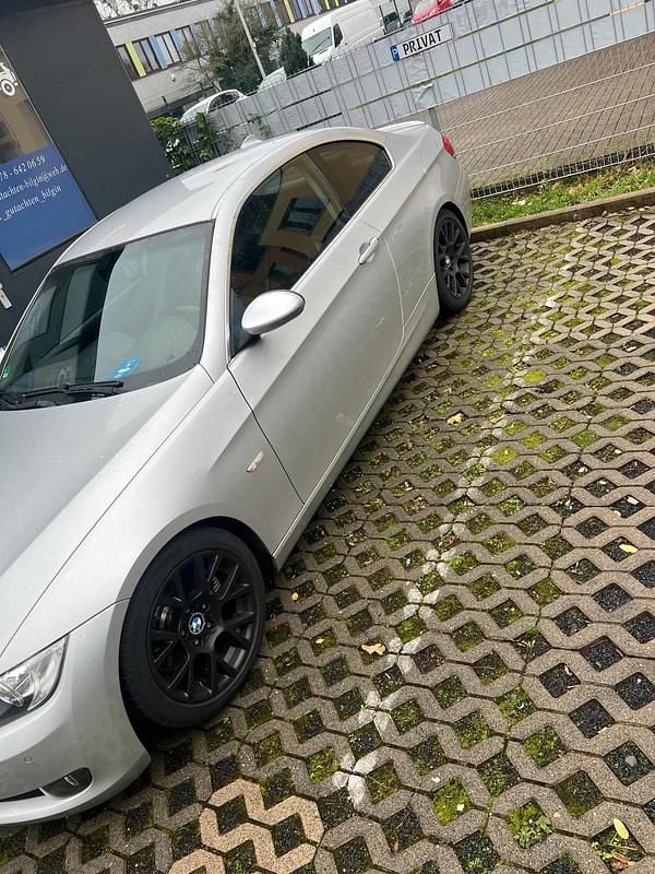 Gebraucht BMW 325 2006 Silber Coupé