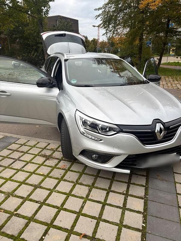 Silber Gebraucht 2020 Renault Mégane GrandTour LIMITED Kombi | 11.800 € (Guter Preis) - Bild 1/4