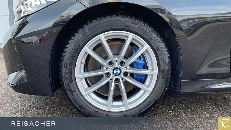 Gebraucht BMW 340 374 PS (275 kW) 2025 Saphirschwarz metallic Kombi
