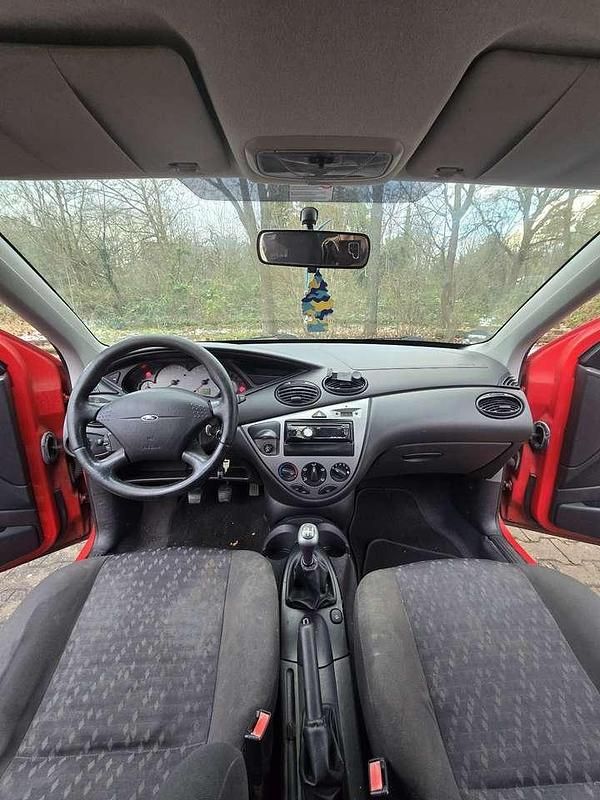 Gebraucht Ford Focus Ghia 101 PS (74 kW) 2000 Rot Limousine