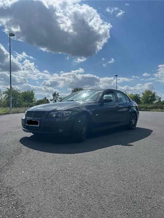Schwarz Gebraucht 2005 BMW 320 M Performance Limousine | 5.000 € (Fairer Preis) - Bild 1/4