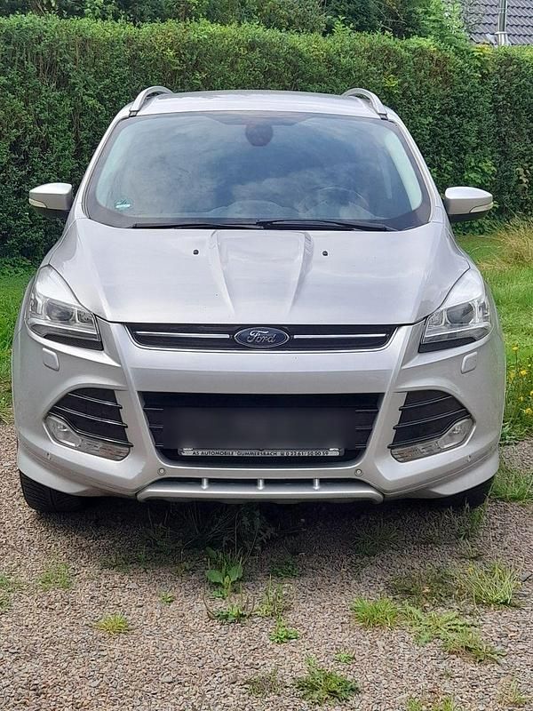 Silber Gebraucht 2015 Ford Kuga Titanium SUV | 8.499 € - Bild 1/4