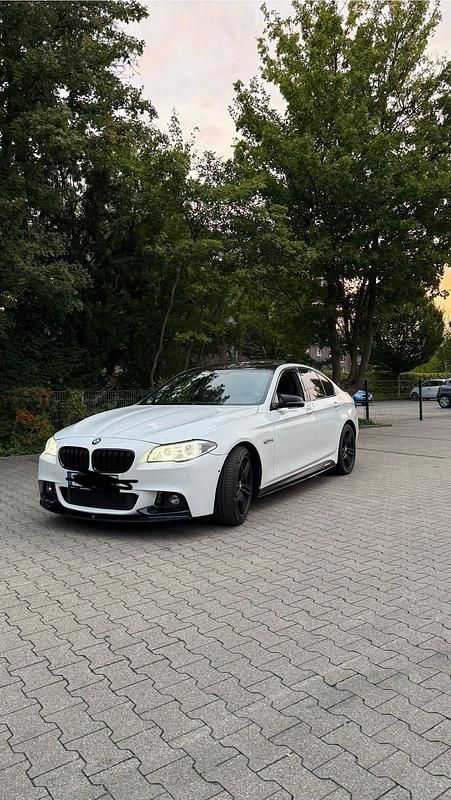 Weiß Gebraucht 2014 BMW 550 Limousine | 24.000 € (Teuer) - Bild 1/4