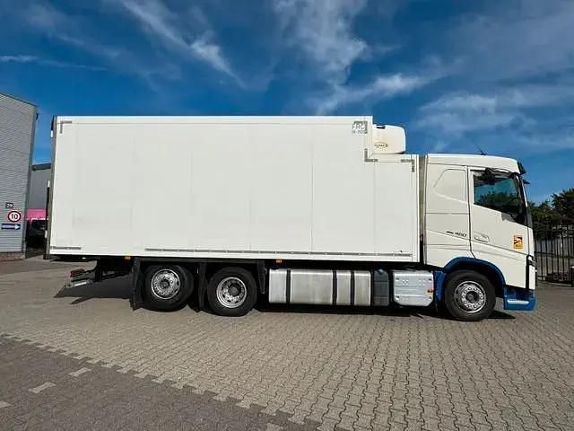 Second-hand Volvo 460 100 CP (73 kW) 2014 Alb