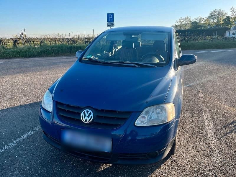 Second-hand VW Fox 55 CP (40 kW) 2005 Albastru Hatchback