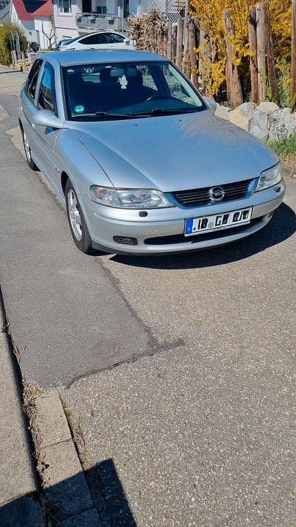 Gebraucht Opel Vectra 101 PS (74 kW) 2001 Silber Limousine