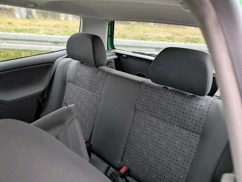 Gebraucht VW Polo 50 PS (36 kW) 2001 Grün Kleinwagen