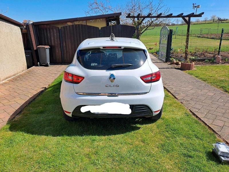Gebraucht Renault Clio IV 75 PS (55 kW) 2019 Weiß Kleinwagen