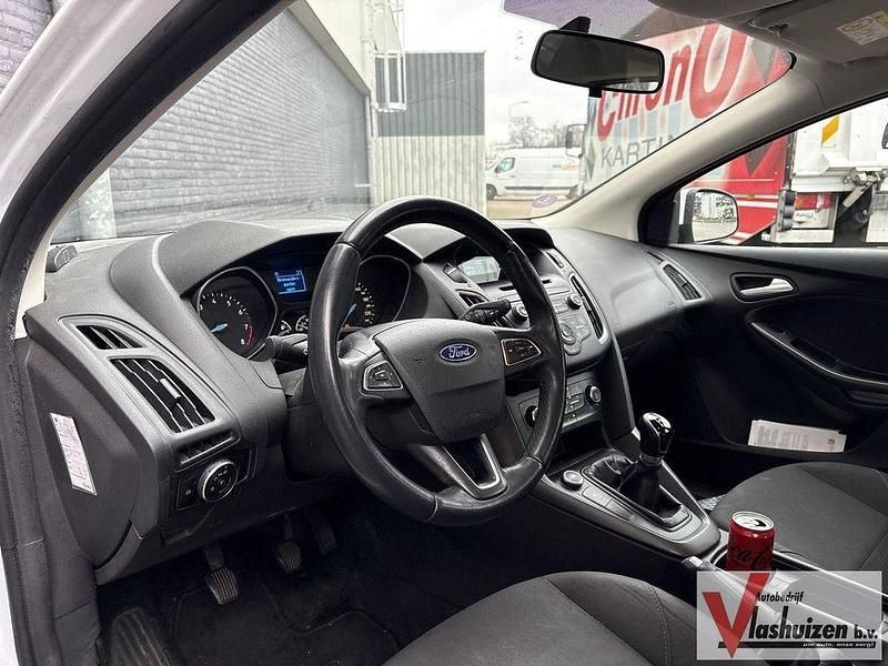 Gebraucht Ford Focus Trend 101 PS (74 kW) 2018 Weiß Kombi
