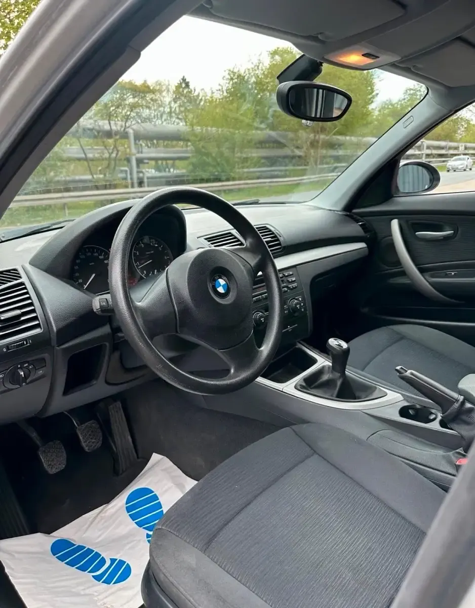 Gebraucht BMW 116 122 PS (89 kW) 2011 Silber Kleinwagen