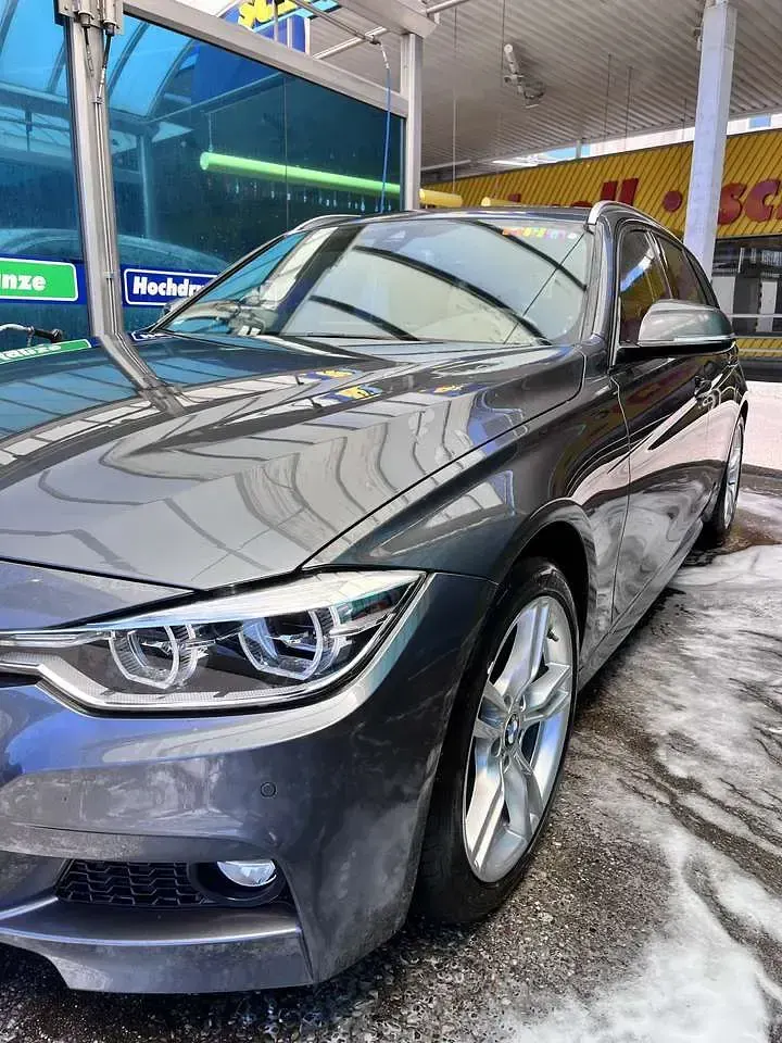 Gebraucht BMW 330 M Sport 258 PS (189 kW) 2017 Kombi