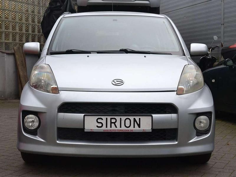 Silber Gebraucht 2006 Daihatsu Sirion Kleinwagen | 2.490 € (Fairer Preis) - Bild 1/4