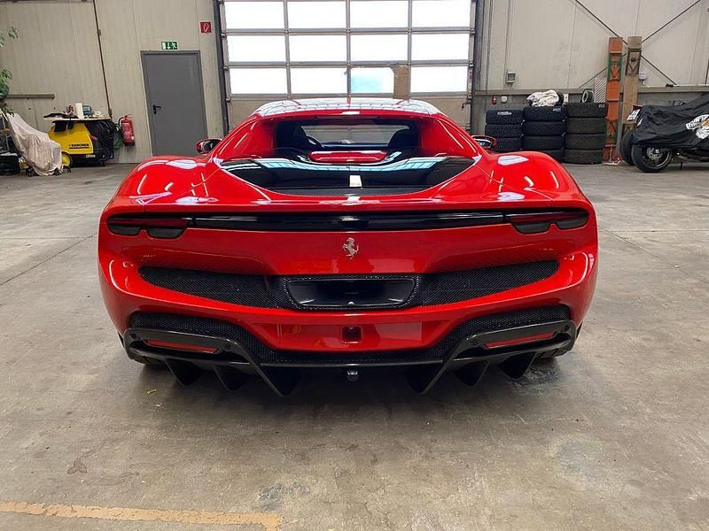 Neu Ferrari 250 829 PS (609 kW) 2025 Rosso corsa Coupé