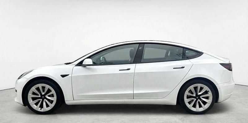 Gebraucht Tesla Model 3 Standard Range 239 kW (325 PS) 2021 Weiß Limousine