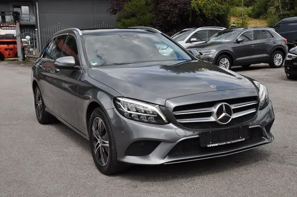 Gebraucht Mercedes C200 Avantgarde 160 PS (117 kW) 2021 Grau Limousine