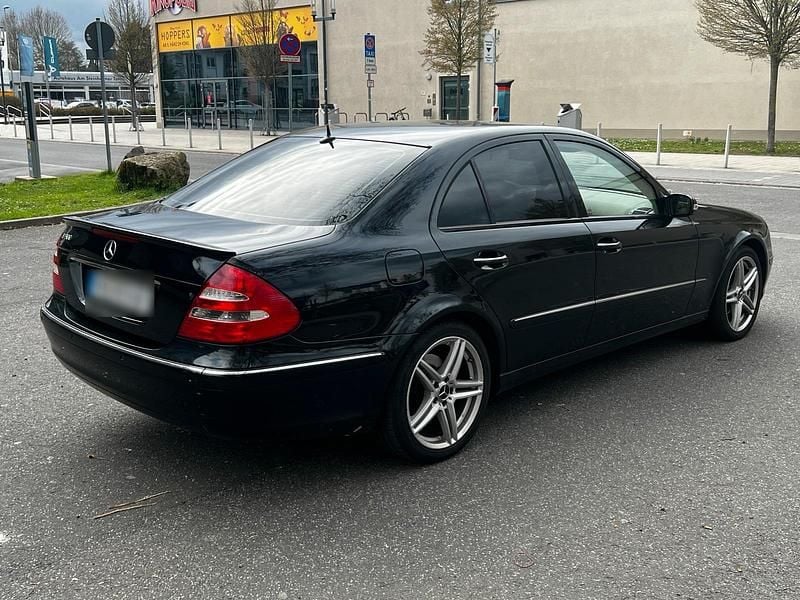 Gebraucht Mercedes E320 224 PS (164 kW) 2003 Schwarz Limousine