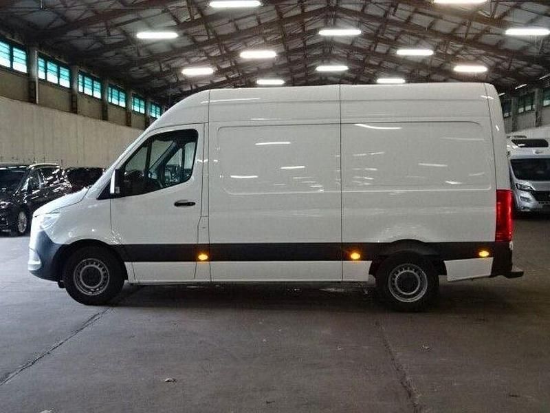 Second-hand Mercedes Sprinter 190 CP (139 kW) 2021 Alb Van