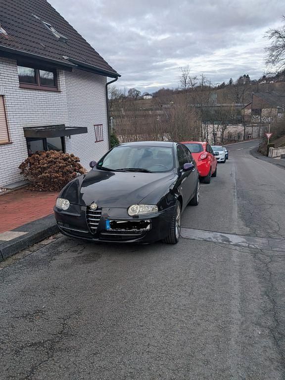 Gebraucht Alfa Romeo 147 Distinctive 120 PS (88 kW) 2004 Schwarz Kleinwagen
