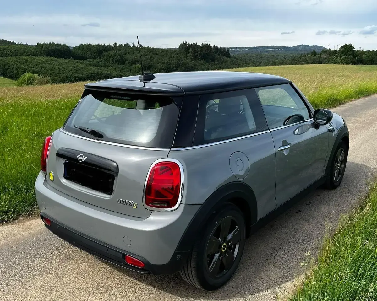 Gebraucht Mini Cooper SE Essential 135 kW (184 PS) 2022 Grau Kleinwagen
